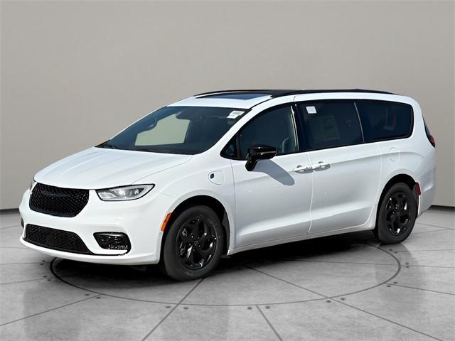 new 2025 Chrysler Pacifica Hybrid car, priced at $56,515