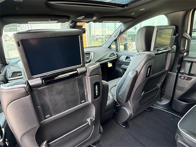 new 2025 Chrysler Pacifica Hybrid car, priced at $56,515