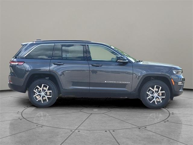 new 2025 Jeep Grand Cherokee car, priced at $45,505
