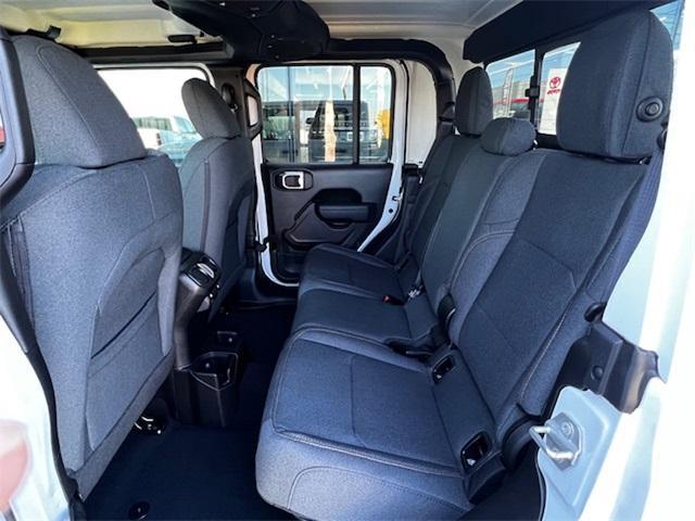 new 2025 Jeep Gladiator car, priced at $40,355