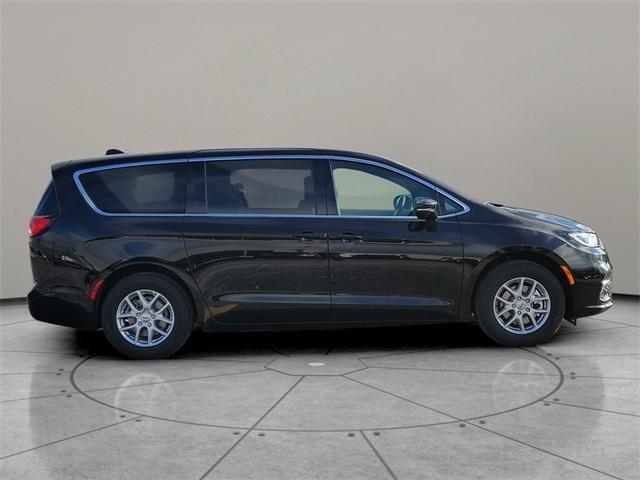 new 2025 Chrysler Pacifica car, priced at $43,820