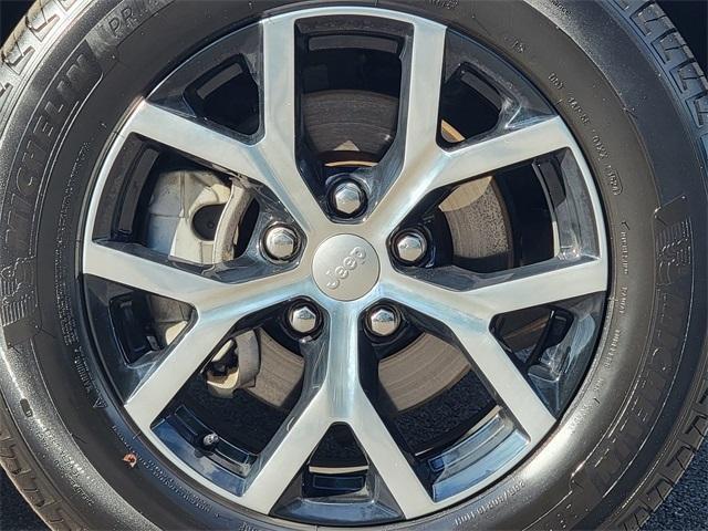 used 2024 Jeep Grand Cherokee car, priced at $38,088