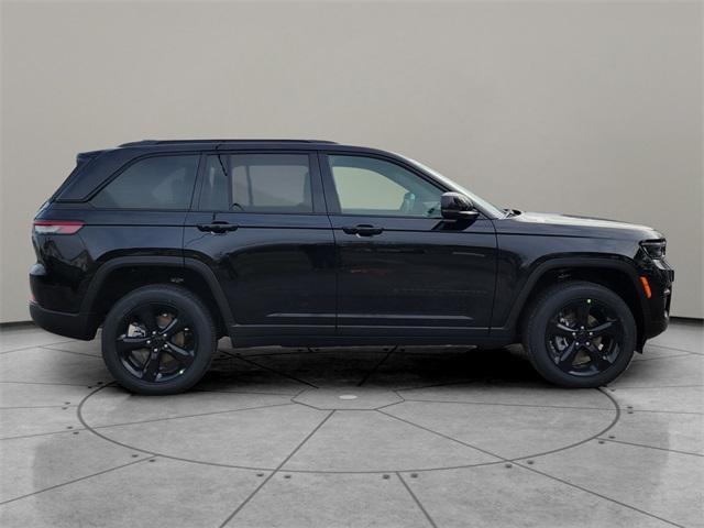 new 2025 Jeep Grand Cherokee car, priced at $45,175