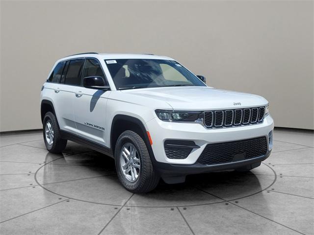 new 2024 Jeep Grand Cherokee car, priced at $39,625