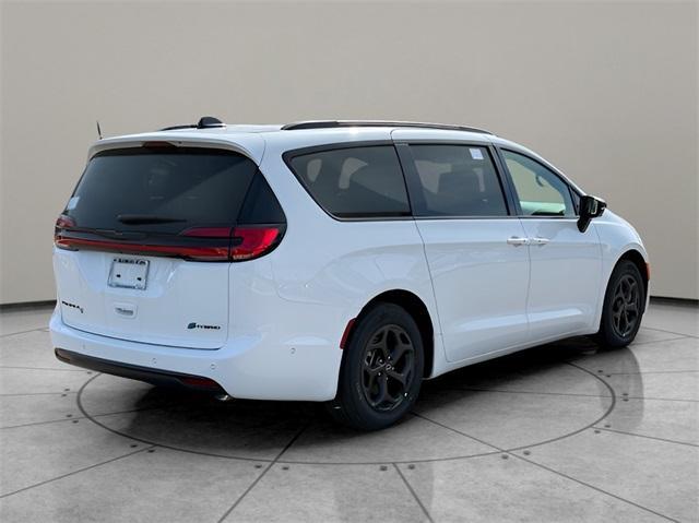 new 2025 Chrysler Pacifica Hybrid car, priced at $55,505