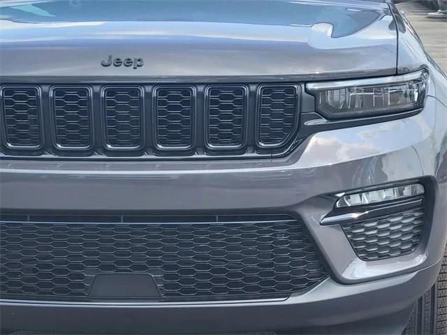 new 2024 Jeep Grand Cherokee car, priced at $44,520