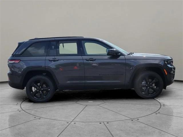 new 2024 Jeep Grand Cherokee car, priced at $44,520