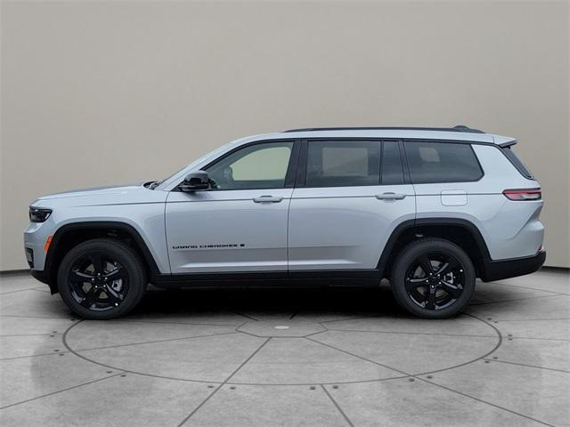 new 2024 Jeep Grand Cherokee L car, priced at $45,670