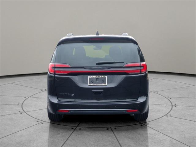 new 2024 Chrysler Pacifica car, priced at $41,640