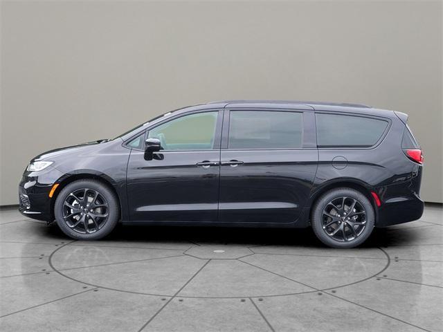 new 2024 Chrysler Pacifica car, priced at $41,640