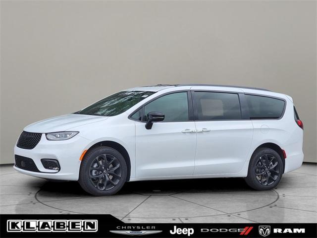 new 2026 Chrysler Pacifica car, priced at $55,655