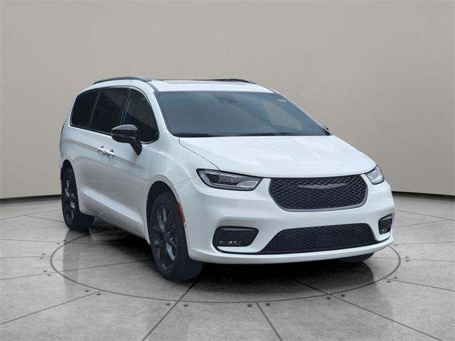 new 2026 Chrysler Pacifica car, priced at $55,655