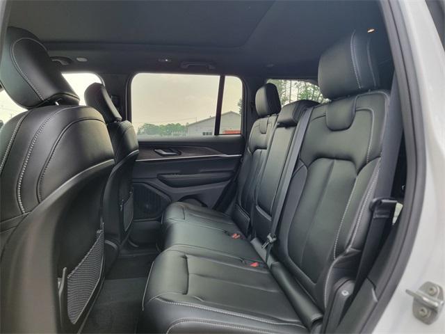 new 2025 Jeep Grand Cherokee car, priced at $47,326