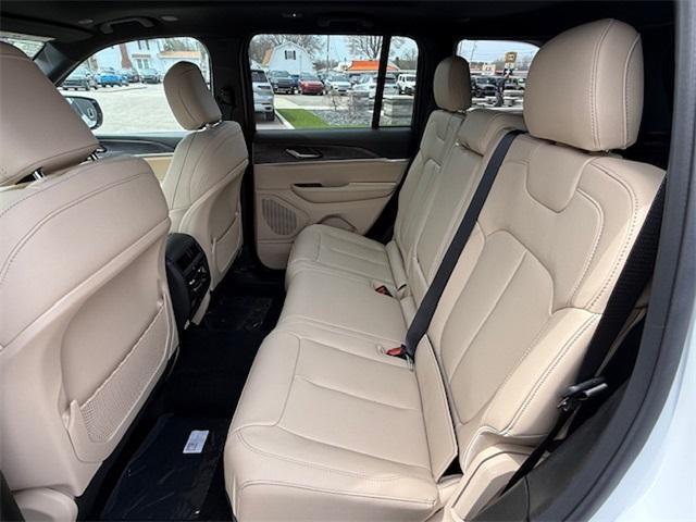 new 2025 Jeep Grand Cherokee car, priced at $48,240