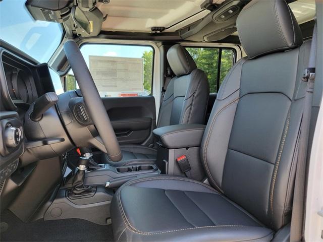 new 2025 Jeep Gladiator car, priced at $44,325