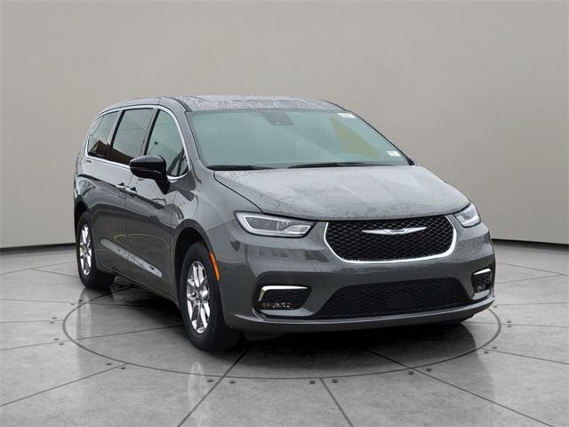 new 2025 Chrysler Pacifica car, priced at $43,815