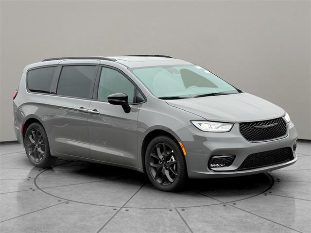 new 2025 Chrysler Pacifica car, priced at $49,040