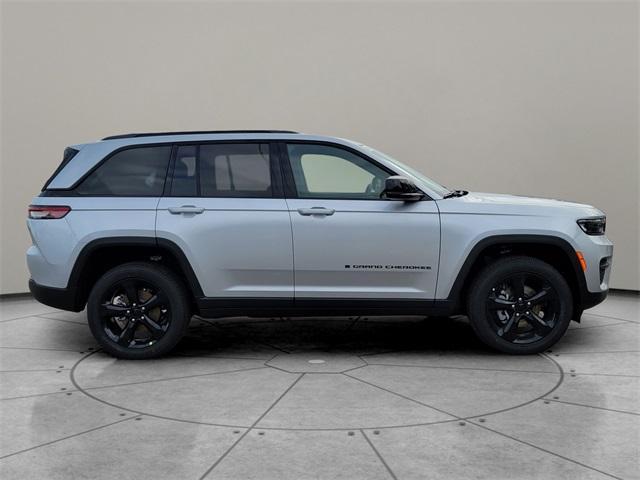 new 2025 Jeep Grand Cherokee car, priced at $45,175