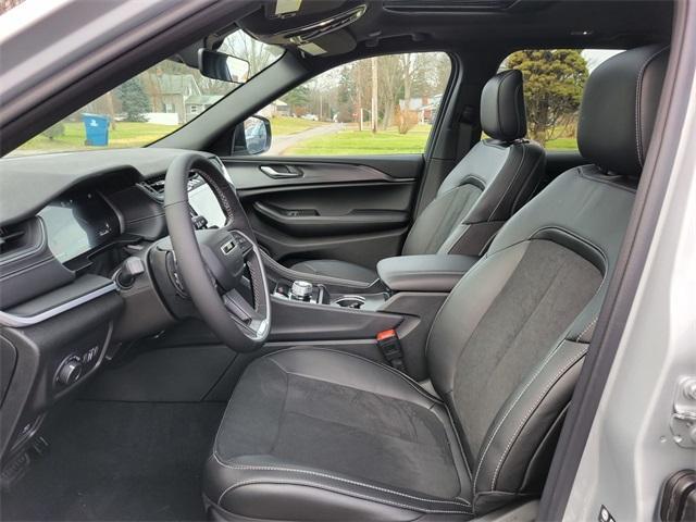 new 2025 Jeep Grand Cherokee car, priced at $45,175