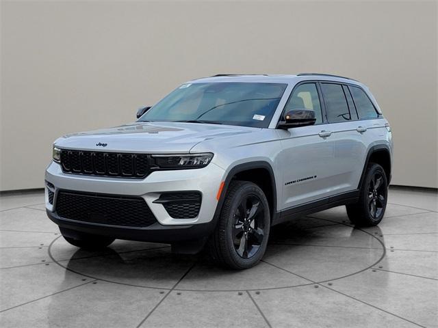 new 2025 Jeep Grand Cherokee car, priced at $45,175