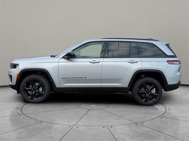 new 2025 Jeep Grand Cherokee car, priced at $45,175