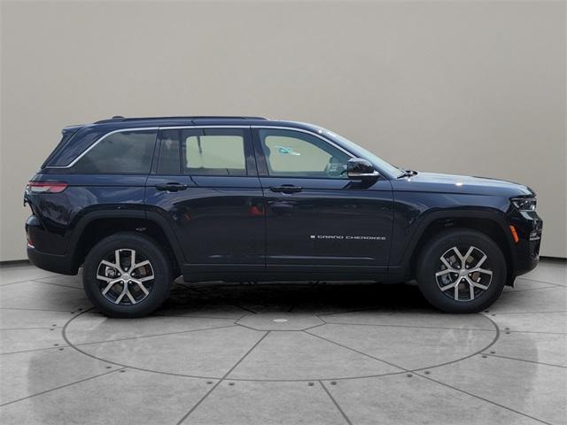 new 2024 Jeep Grand Cherokee car, priced at $39,795