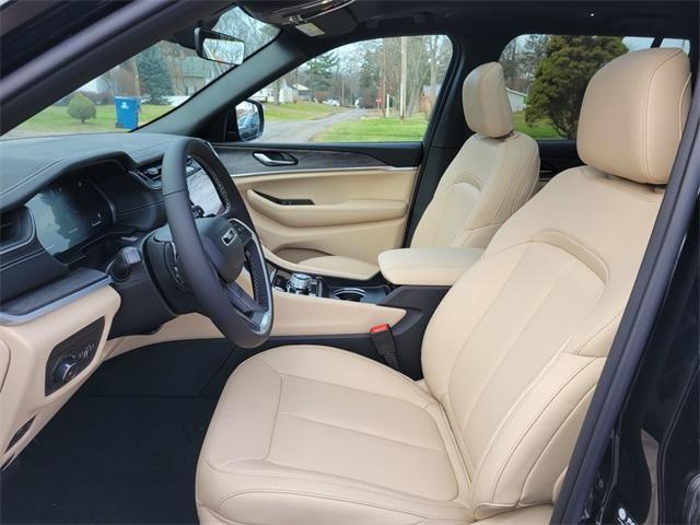 new 2025 Jeep Grand Cherokee car, priced at $48,935