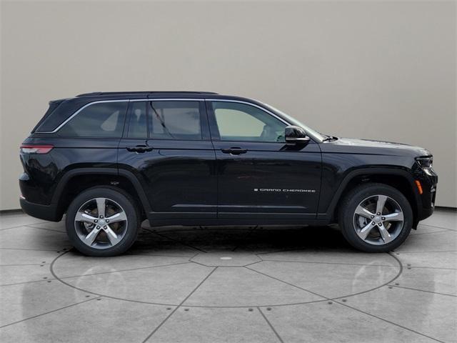 new 2025 Jeep Grand Cherokee car, priced at $48,935