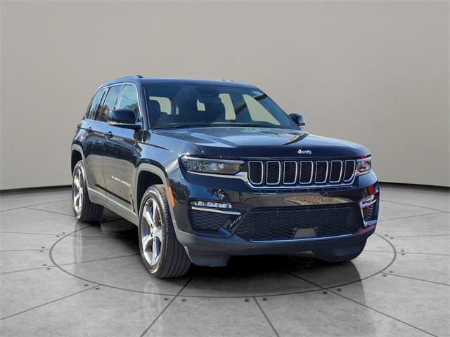 new 2025 Jeep Grand Cherokee car, priced at $40,435
