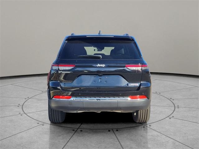new 2025 Jeep Grand Cherokee car, priced at $40,435
