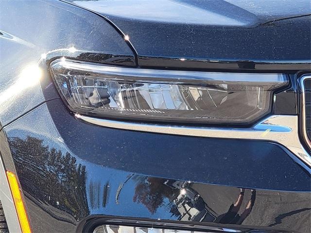 new 2025 Jeep Grand Cherokee car, priced at $40,435