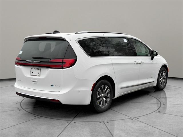 new 2025 Chrysler Pacifica Hybrid car, priced at $53,980