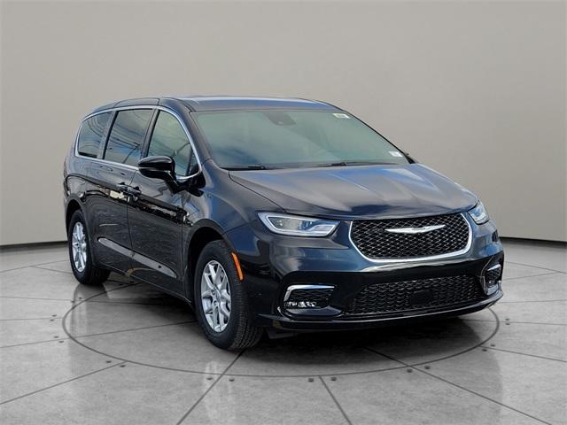 new 2025 Chrysler Pacifica car, priced at $40,645