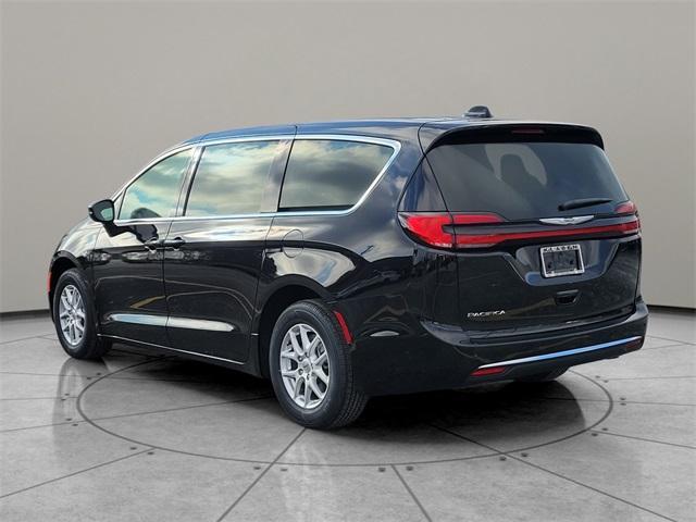 new 2025 Chrysler Pacifica car, priced at $40,645