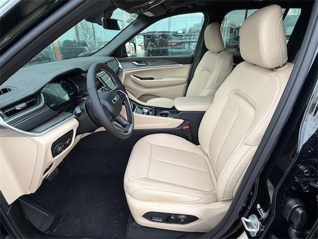 new 2025 Jeep Grand Cherokee car, priced at $49,635