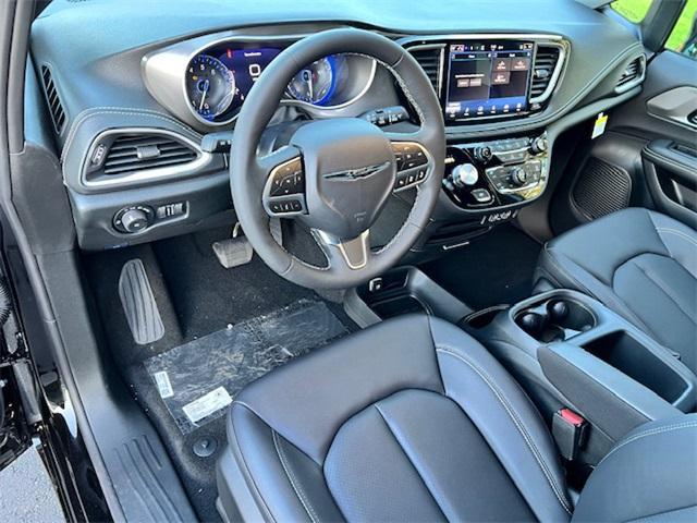 new 2025 Chrysler Pacifica car, priced at $44,337