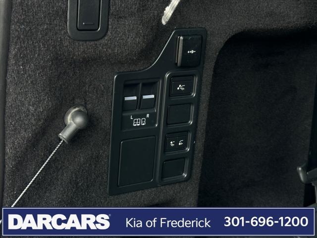 used 2023 Land Rover Discovery car, priced at $41,251