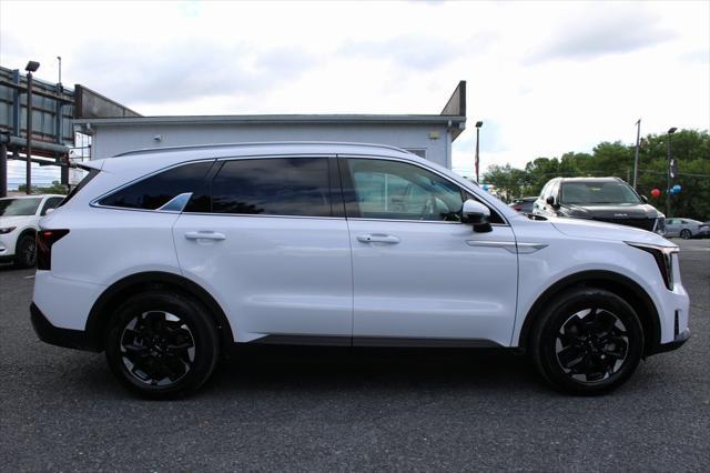 used 2024 Kia Sorento car, priced at $31,332