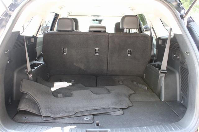 used 2024 Kia Sorento car, priced at $30,555