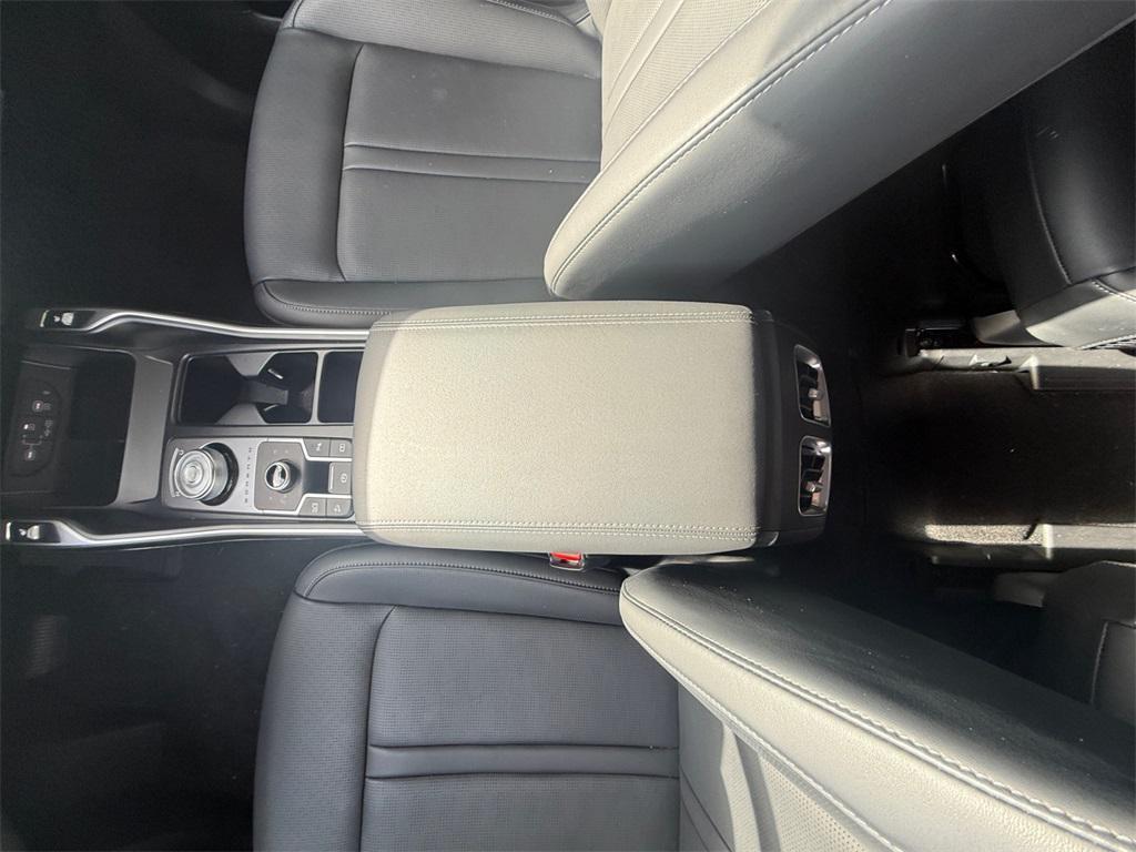 used 2025 Kia Sorento Hybrid car, priced at $39,401