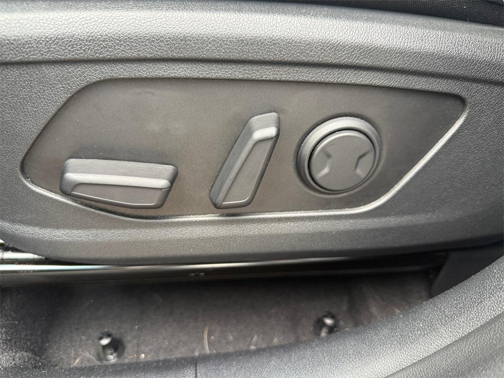 used 2025 Kia Sorento Hybrid car, priced at $39,401