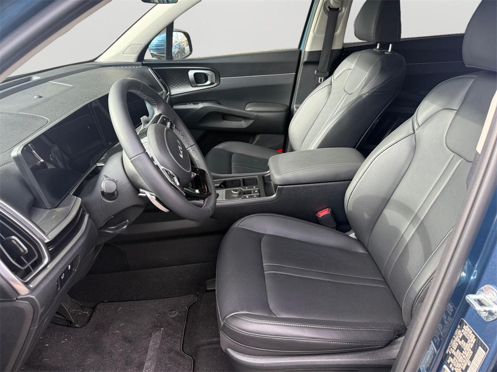 used 2025 Kia Sorento Hybrid car, priced at $39,401