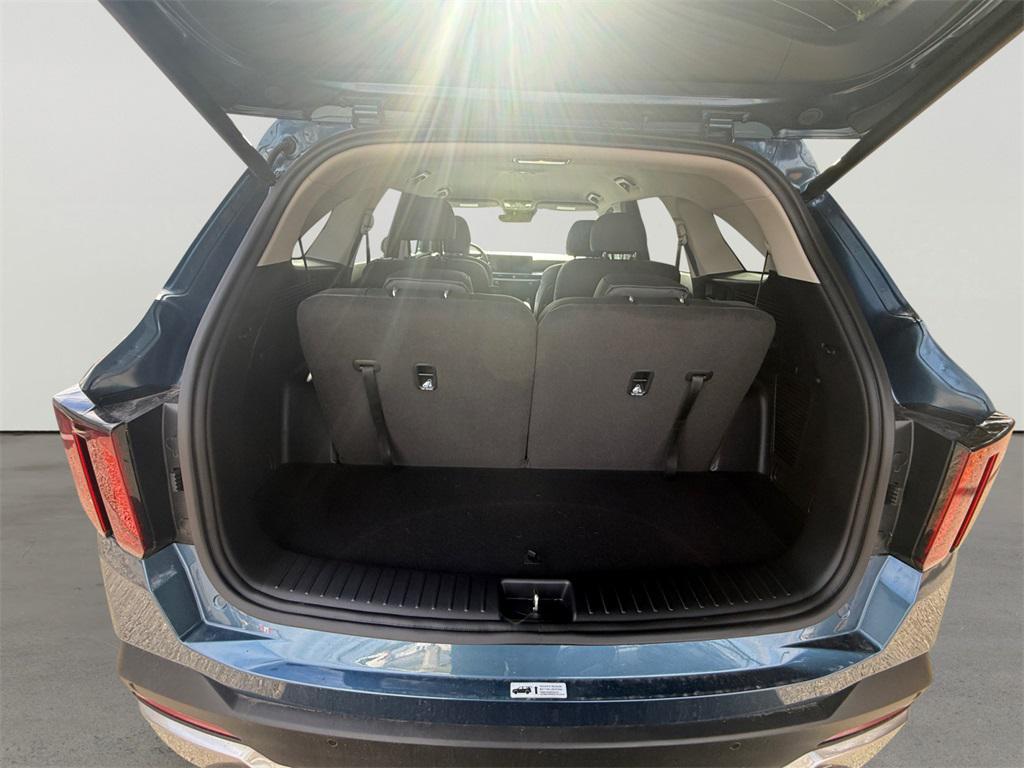 used 2025 Kia Sorento Hybrid car, priced at $39,401