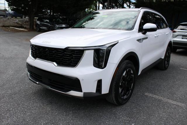 used 2024 Kia Sorento car, priced at $30,995