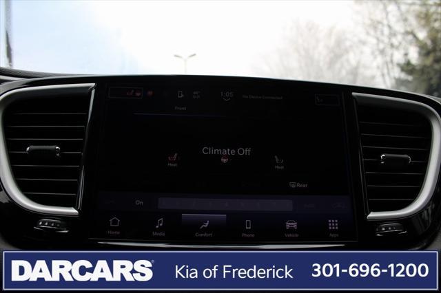 used 2022 Chrysler Pacifica car, priced at $20,762