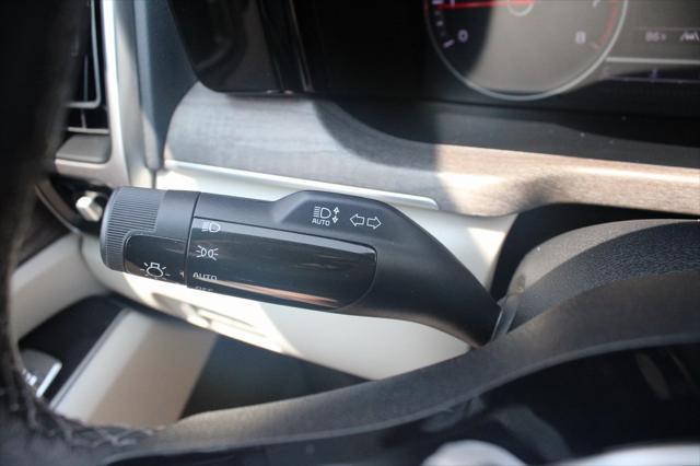 used 2022 Kia Sorento car, priced at $30,434