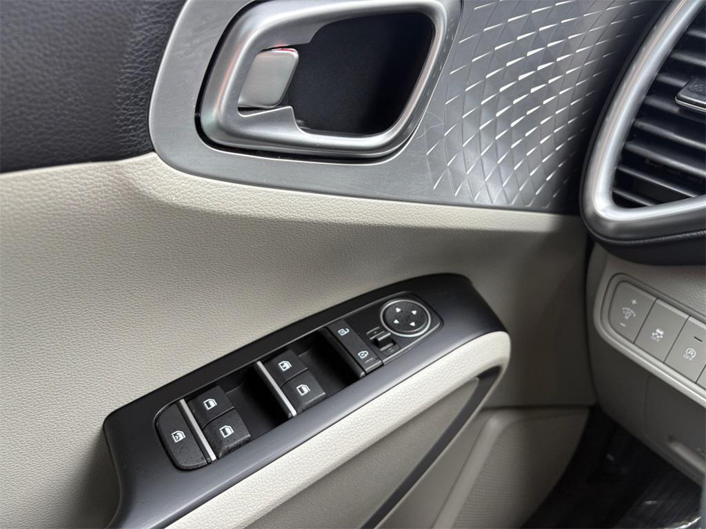 used 2023 Kia Soul car, priced at $17,781