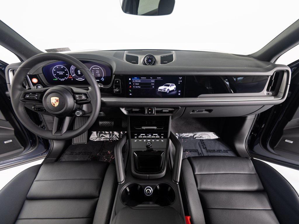 new 2025 Porsche Cayenne car, priced at $101,105