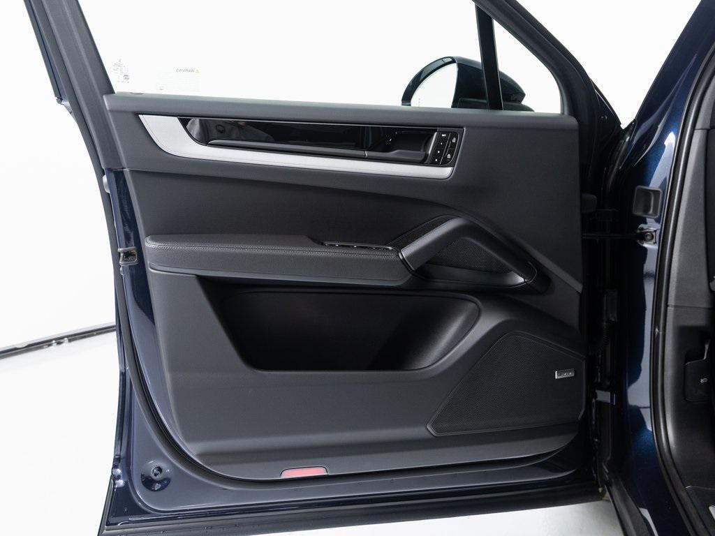 new 2025 Porsche Cayenne car, priced at $101,105