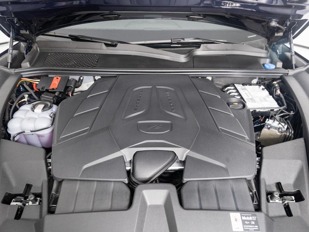 new 2025 Porsche Cayenne car, priced at $101,105